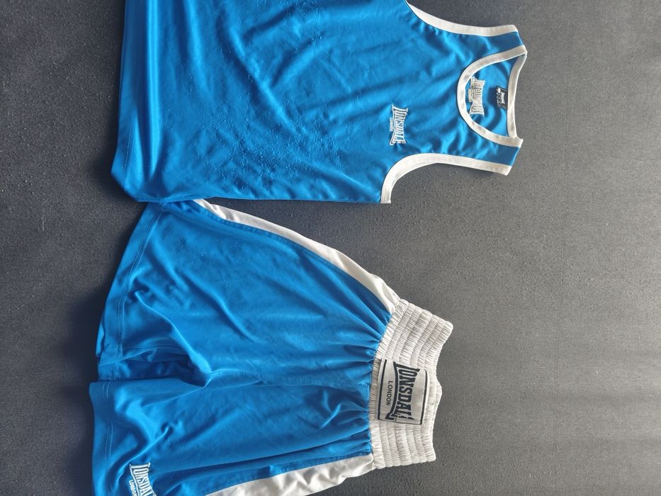 Обувки и екипи за бокс