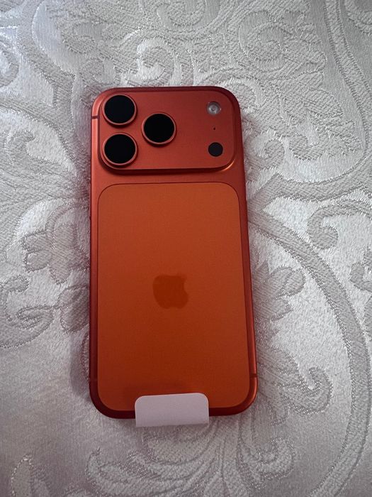 Vând iPhone 17 pro