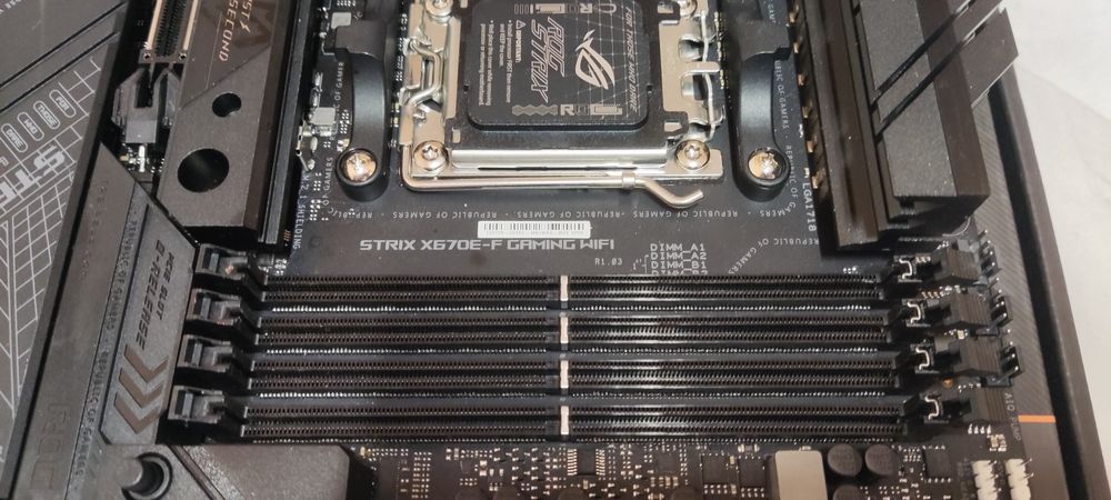 Дъно Asus Rog Strix X670E-F Gaming Wifi AM5