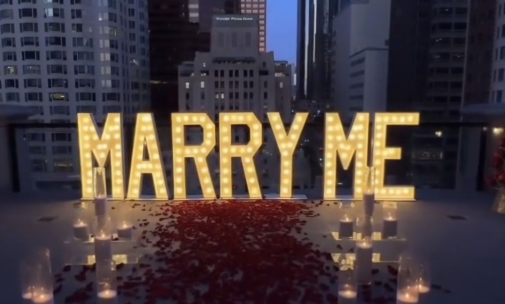 Любовна изненада, декор предложение за брак