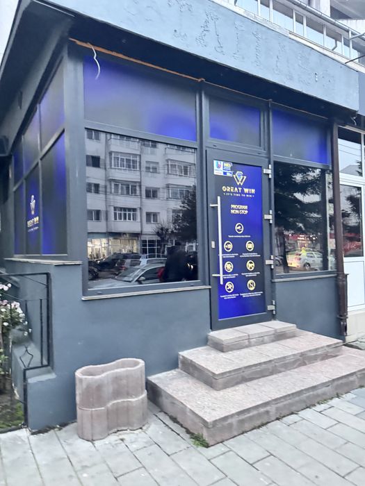 Vând spatiu comercial 85 mp, Botosani, Primăverii, la stradă