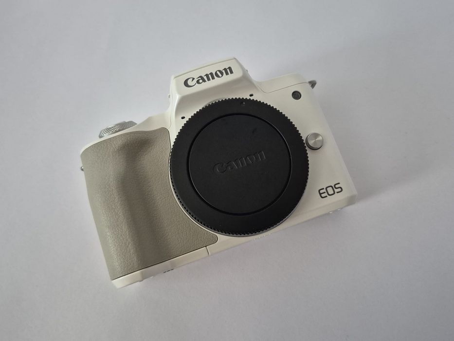 Aparat Canon M6