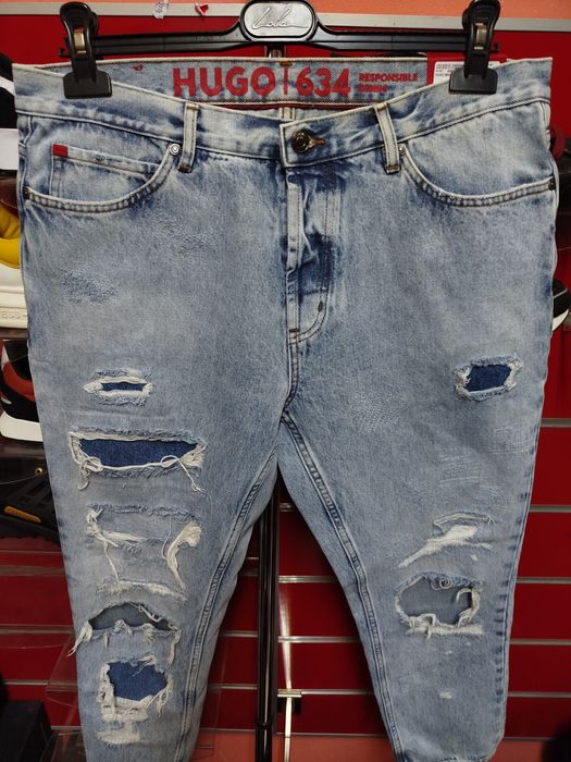Оригинални дънки Hugo Boss W33 W34  нови мъжки светли