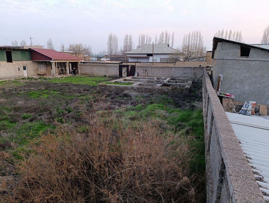 6 сотих участка сотилади