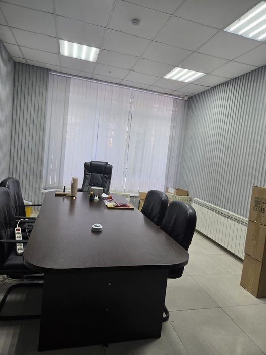 Продам стол офисный