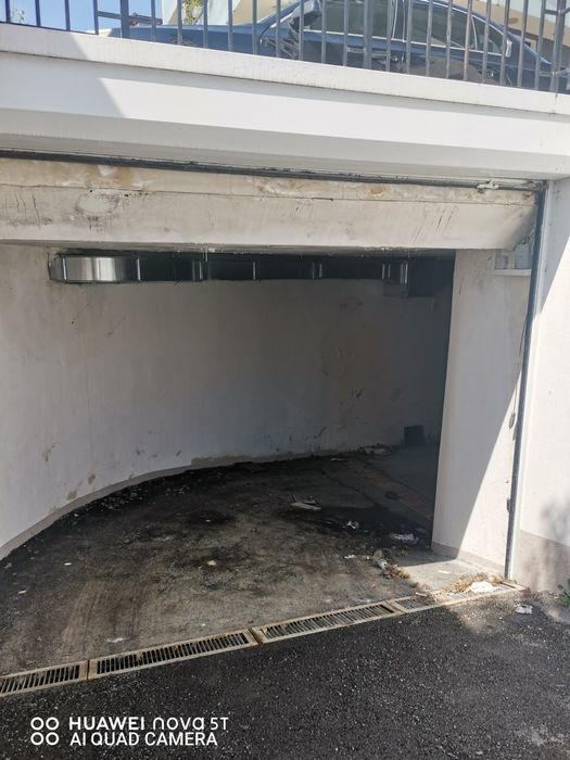 Подземни две гаражни места