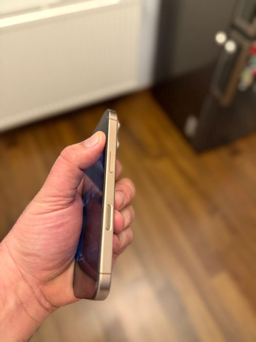 Iphone 16 pro / 128 gb /100 baterie. Impecabim . Gatantie Fullbox