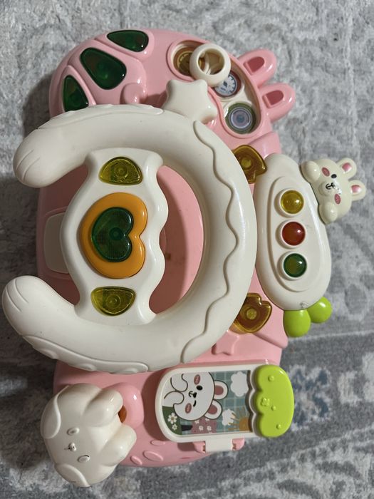 Игрушки все в рабочем состояний и коврик