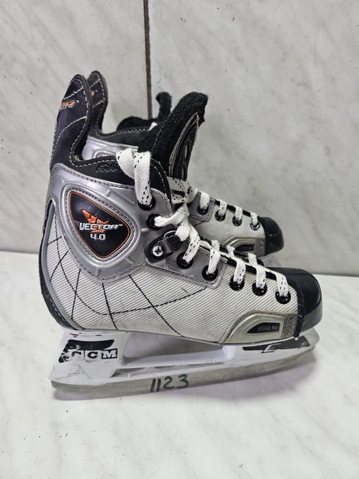 Patine 1123 hochei hockey CCM marime  32,5 ( 20,9  cm)
