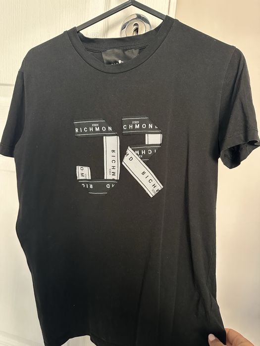 Нова! John Richmond