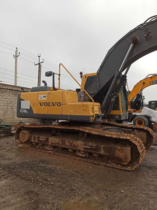 Продам экскаватор VOLVO 210 ec blc