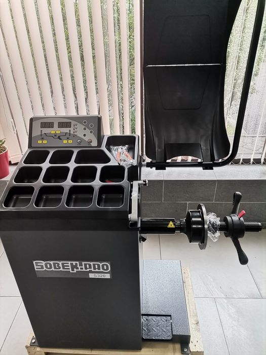 Балансировочный станок, оборудование для шиномонтажа