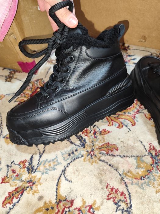 срочно зимняя женская обувь 39 размер