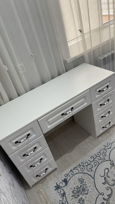 Продается компьютерный стол