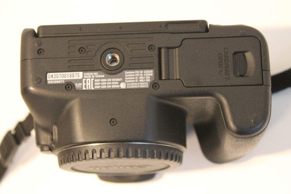 Canon 200 D DSLR 24mpix  + EF-S 18 55 STM