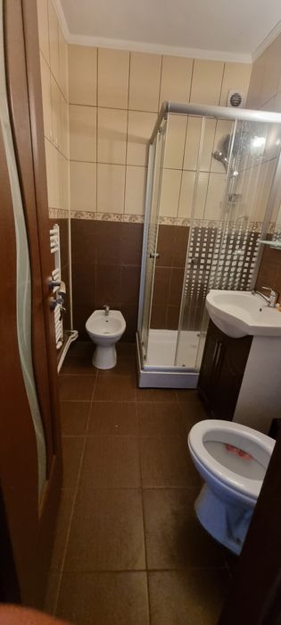 2 camere centru etaj 1