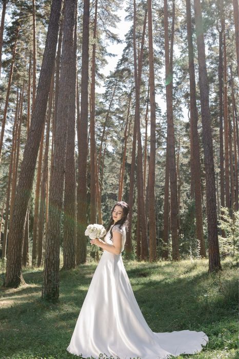 Rochie de mireasă din tafta cu trenă, A Line