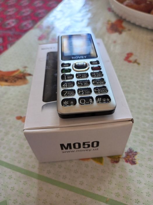 Novey M050 tozo telefon