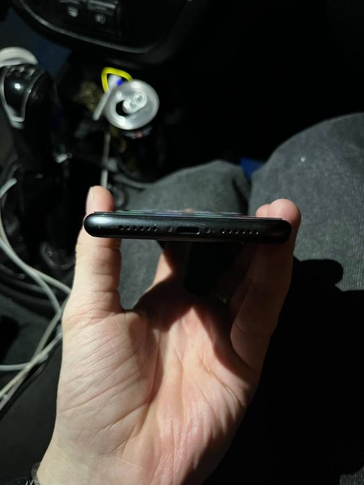 Продам айфон 11 в достойном состоянии