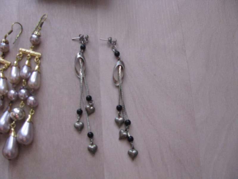 обици и гердани