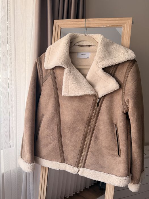 Стилен дамски шлифер / яке тип „shearling“ – RESERVED