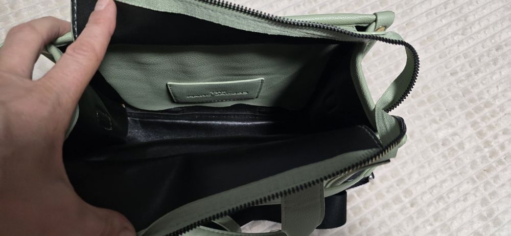 Нова.  Marc Jacobs The Leather Mini Tote Bag