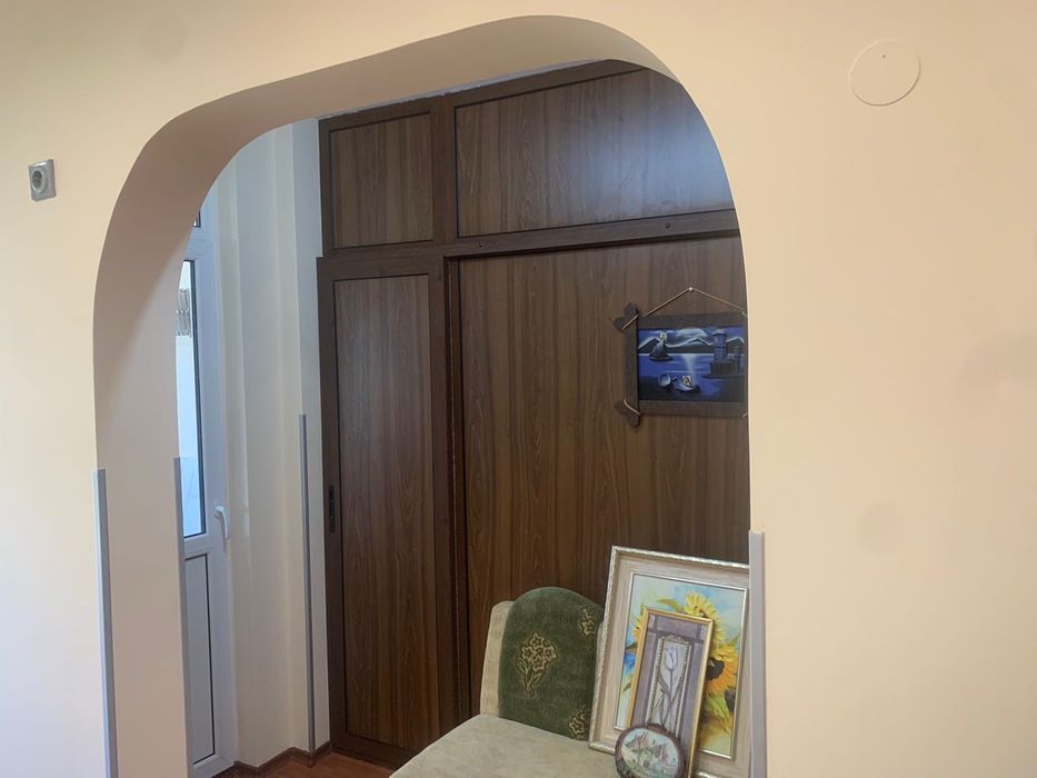 Дава се под наем Тристаен апартамент в Враца, Център - 67 кв.м за 408 € - Снимка #20