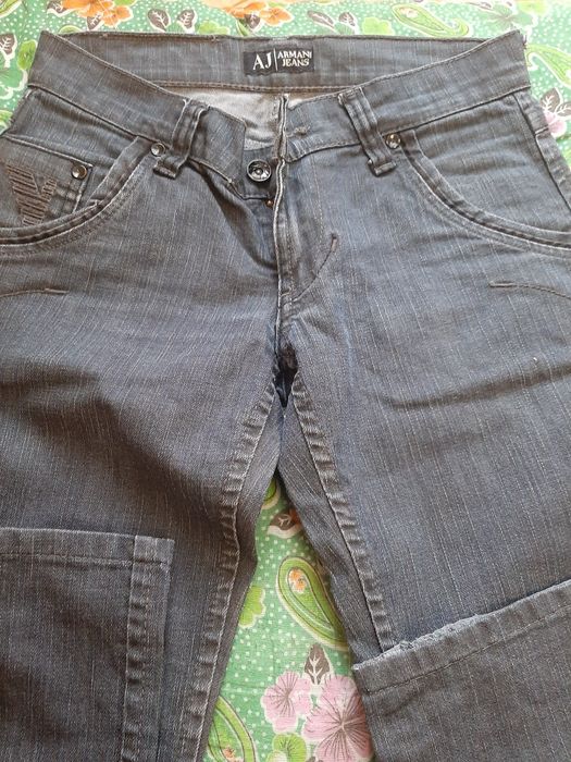 Серые джинсы на 42рр