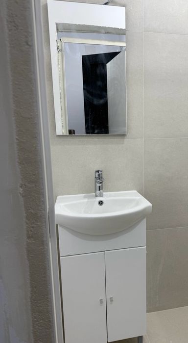 Dulap cu lavoar, baterie si oglinda