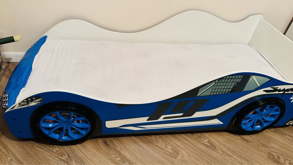 Кровать машинка с матрасом