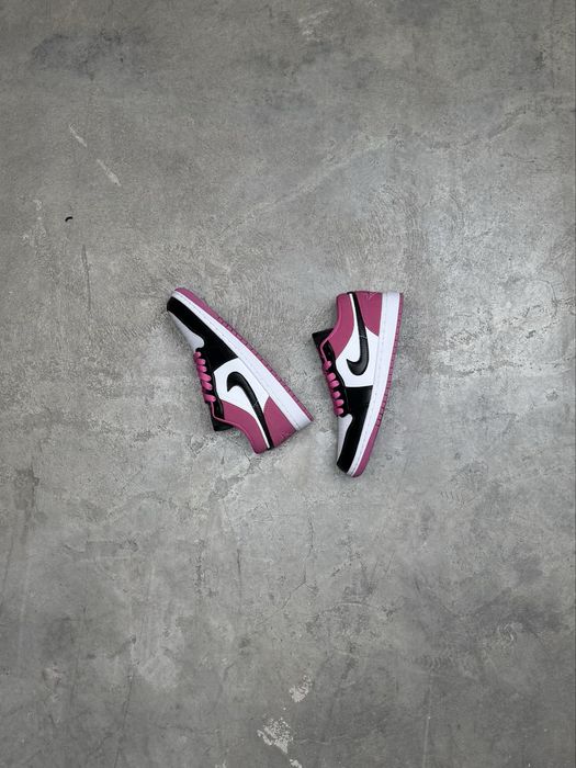 Air Jordan 1 SE Low Fuchsia
