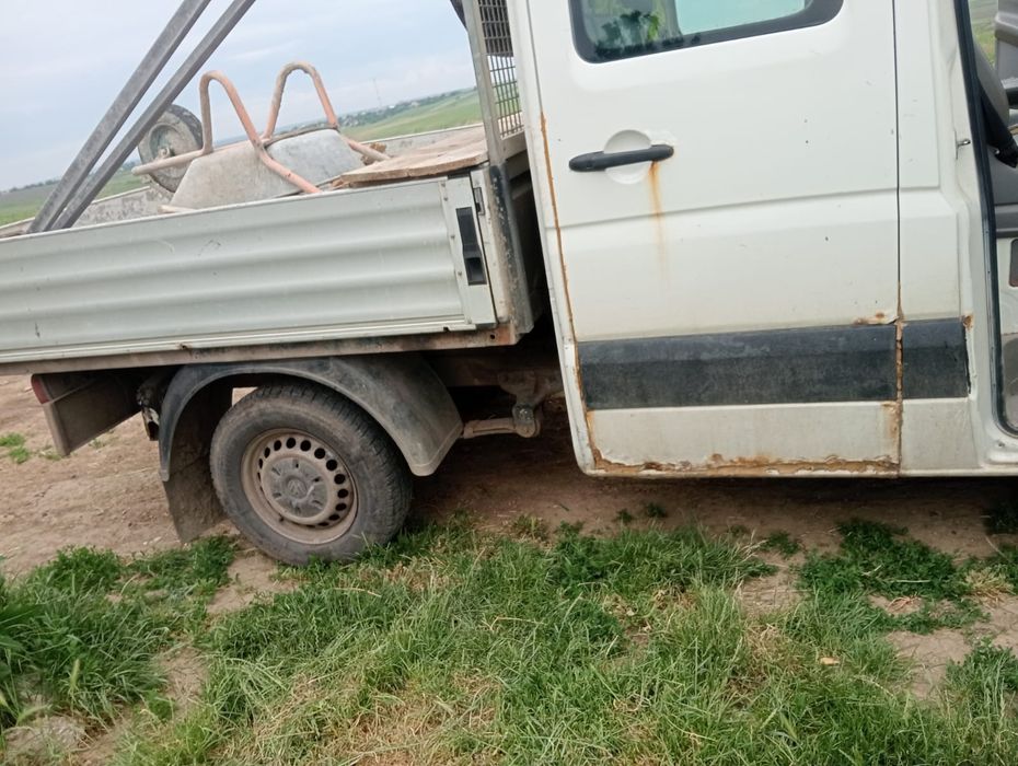 VW Crafter auto utilitara cu bena in spate 2009, 5 locuri, buna funct.