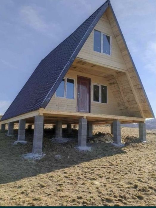 Vindem case si cabane din lemn, de tip A. Acestea se realizeaza la dim ...