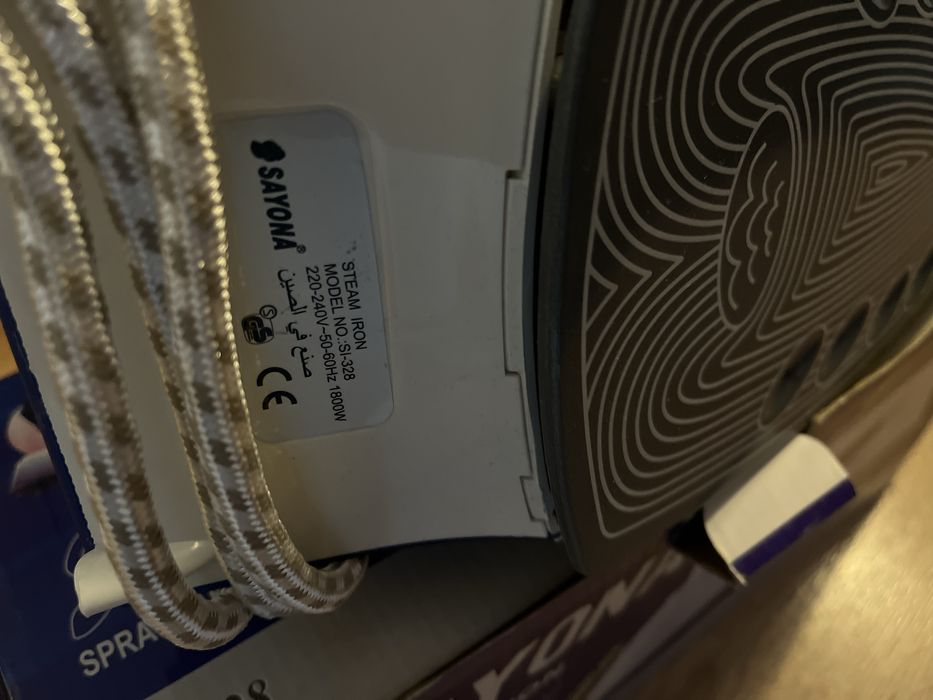 Fier de calcat 1800W Sayona