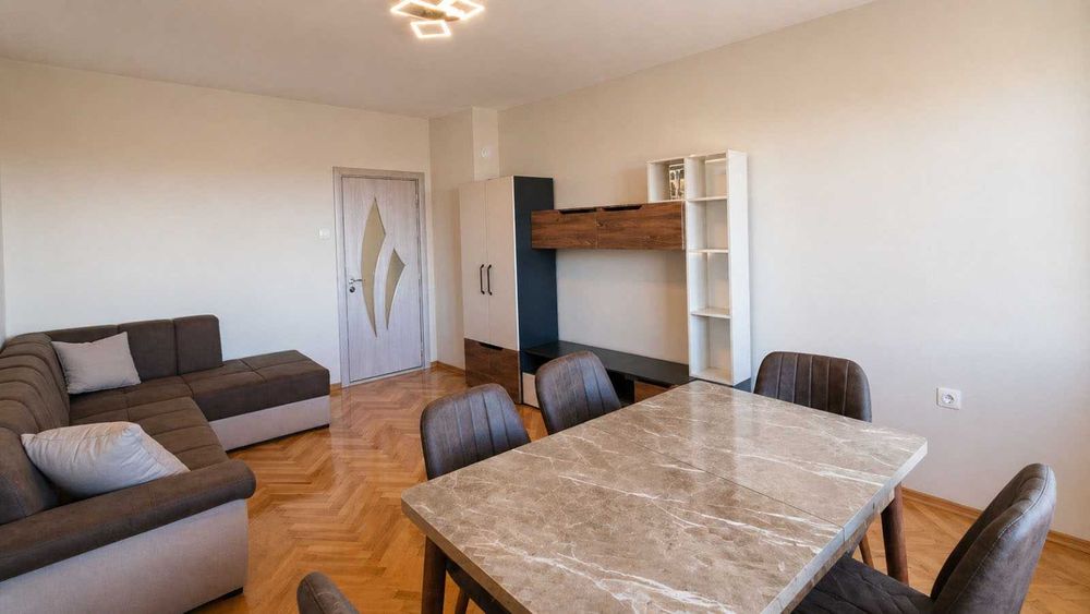 Тристаен ап. под наем в кв. Толстой