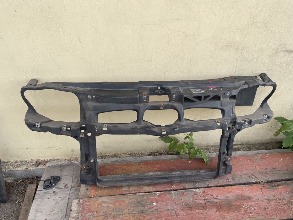 Суппорт радиатора оригинал (телевизор) VW Golf 4 Фольксваген Гольф 4