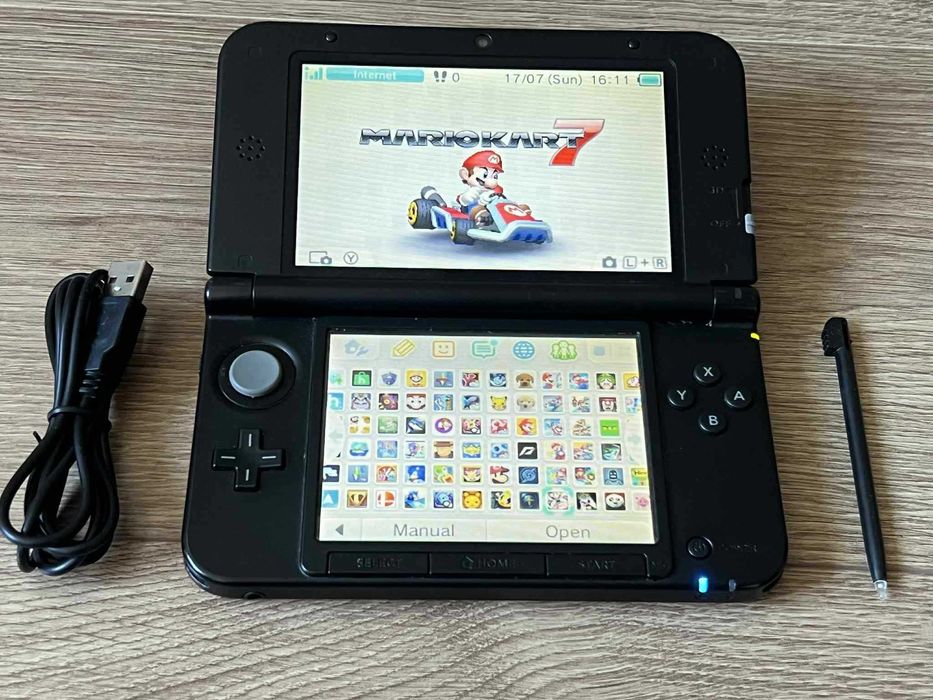 Nintendo 3DS XL modata cu 80 de jocuri instalate pe card Mario,Zelda,Pokemon,toate versiunile + H-Shop magazin gratis