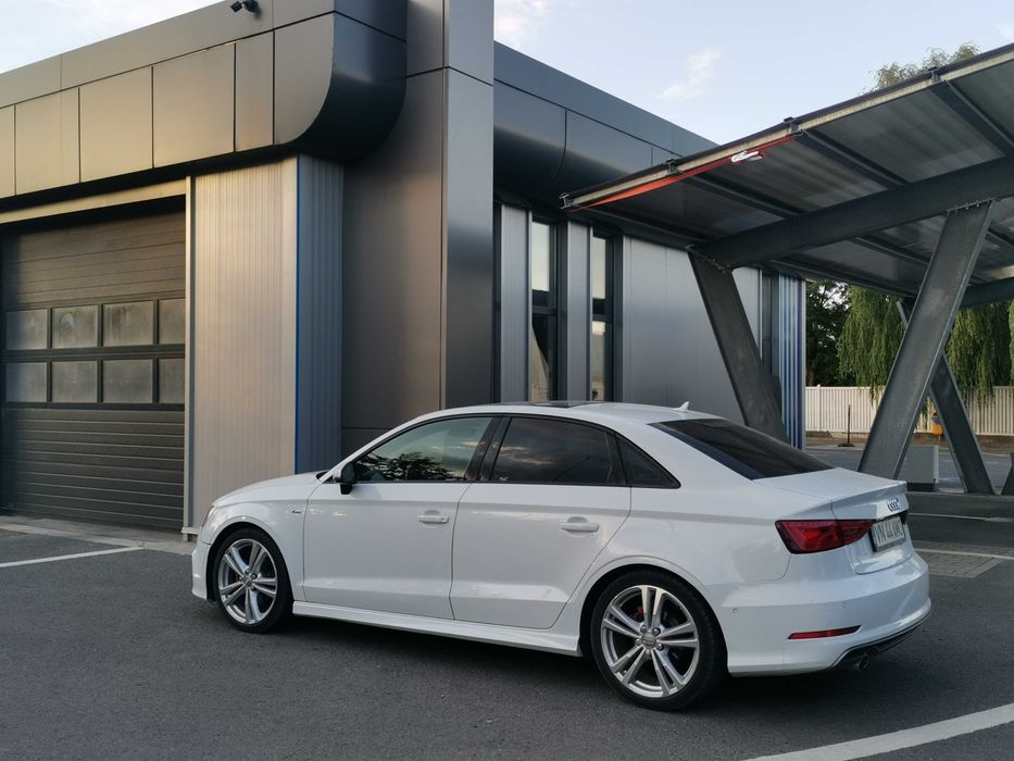 Audi A3 Sedan 1.6 TDI • 2015 • Manual