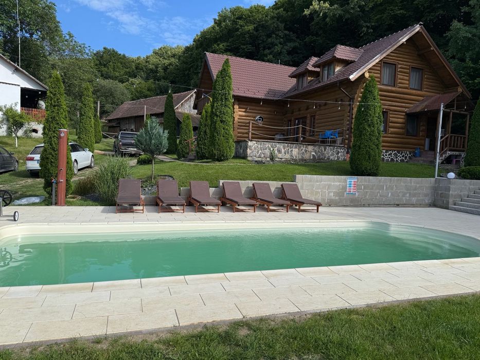 Cabana cu piscina incalzita si ciubar