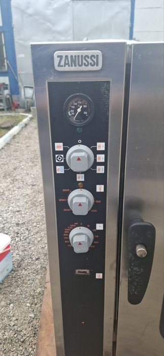 Продавам Пароконвектомат Zanussi FCF101E