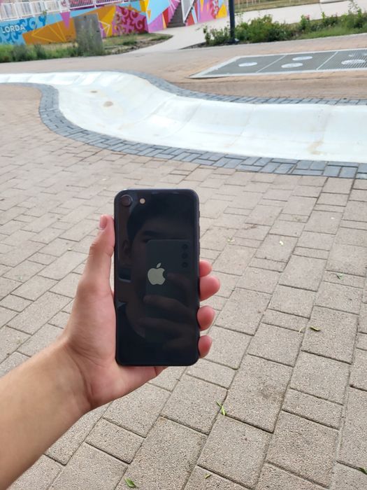 Iphone SE 2поколение