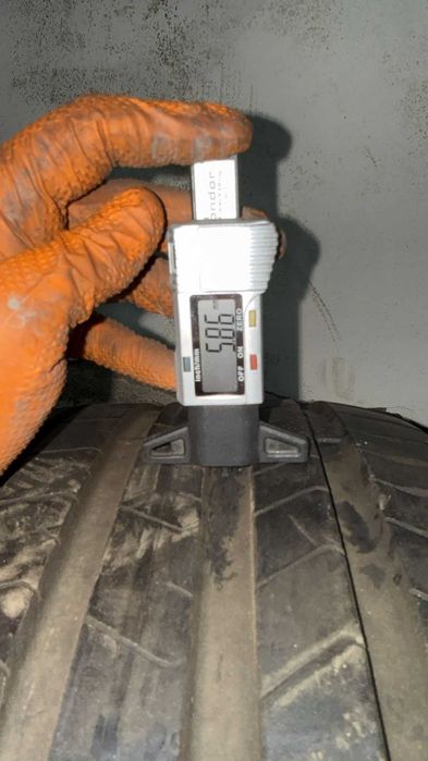 Oferta! Pirelli PZERO 265/40 R21.