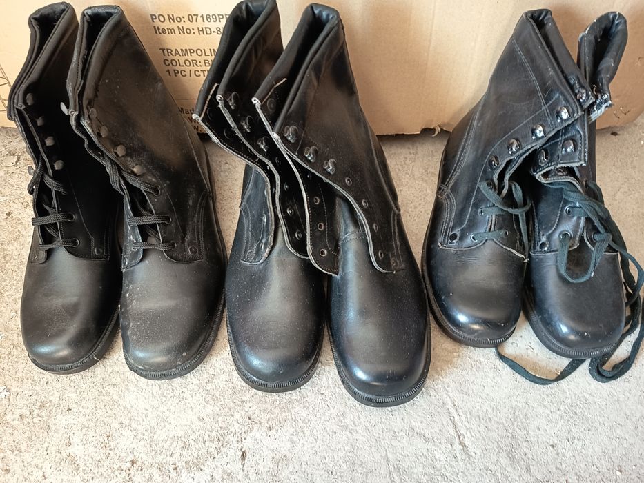 Кубинки и боти, обувки половинки