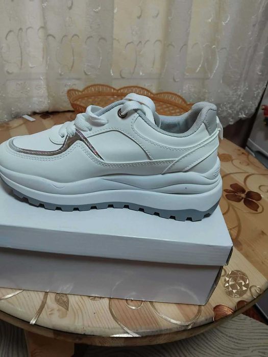 Дамски обувки 37 номер