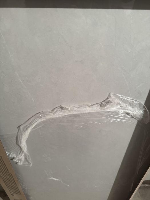 Продам керамогранит 120*60 в упаковке 3 шт