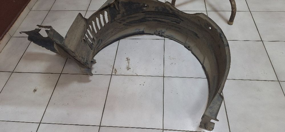 Тайота авенсис 2007 Подкрыльник