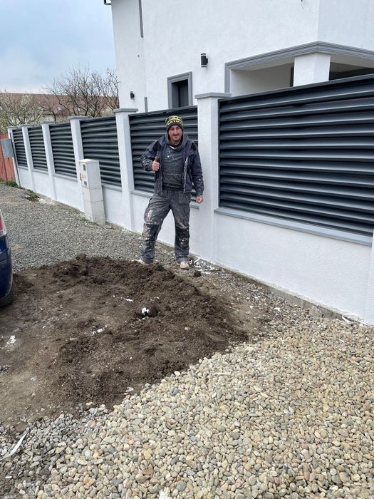 Executam garduri din materialele noastre sau ale clientului