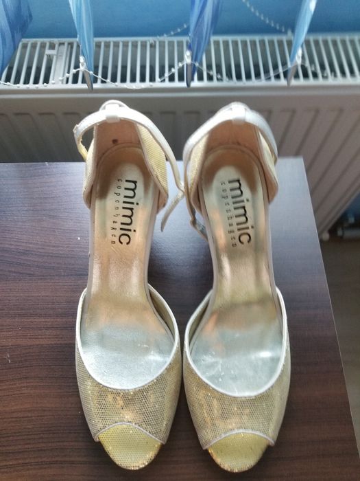 Sandale noi nr 37