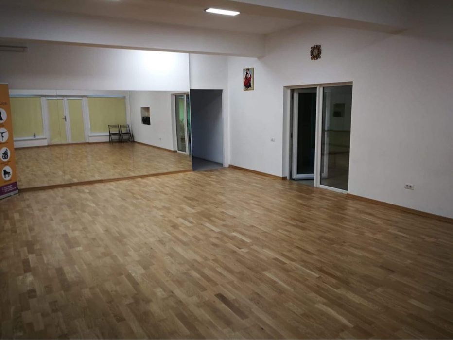 Inchiriez sala cu ora