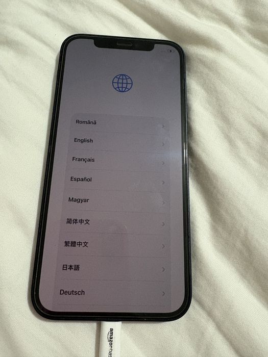 Iphon 12 folosit. In stare buna de functionare.